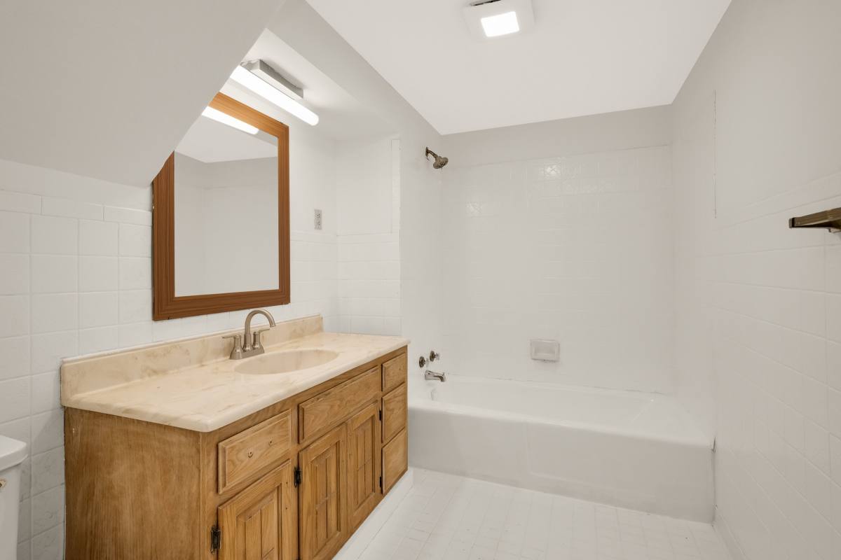 Townhouse for rent at 895 Humboldt Ave, Saint Paul, MN 55118