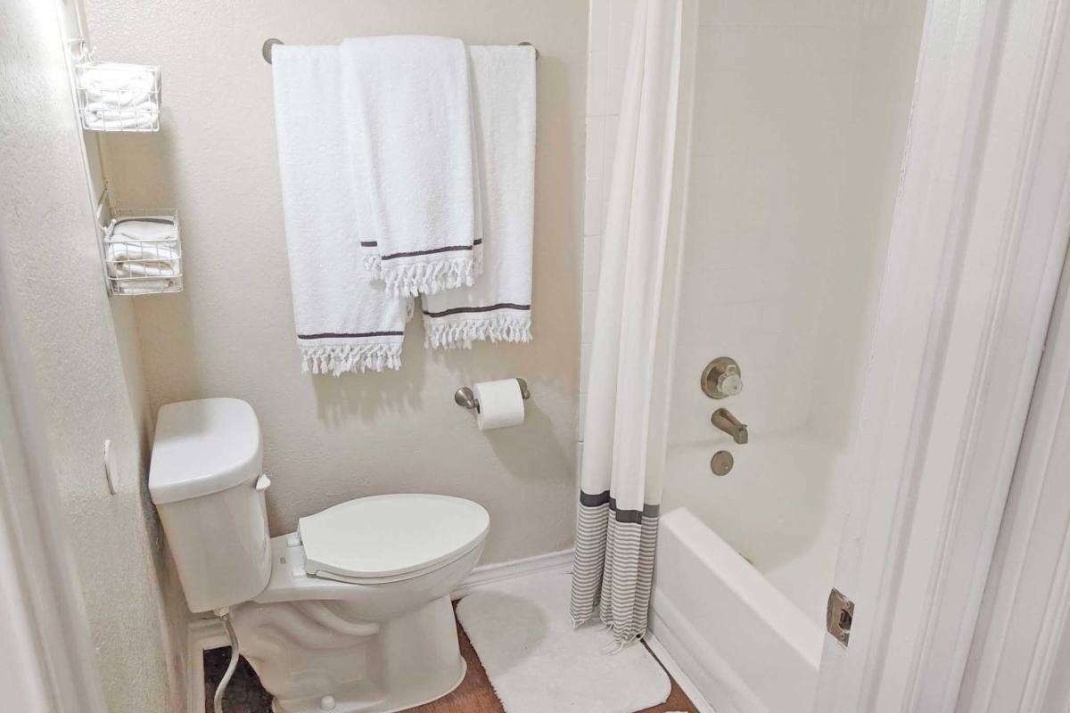 Apartment for rent at Bent Tree Trails, 16300 Ledgemont Lane, Addison, TX 75001