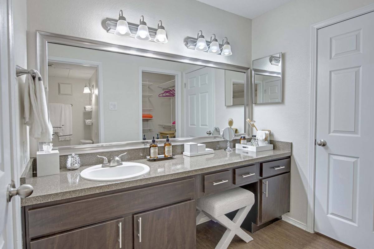 Apartment for rent at Bent Tree Trails, 16300 Ledgemont Lane, Addison, TX 75001