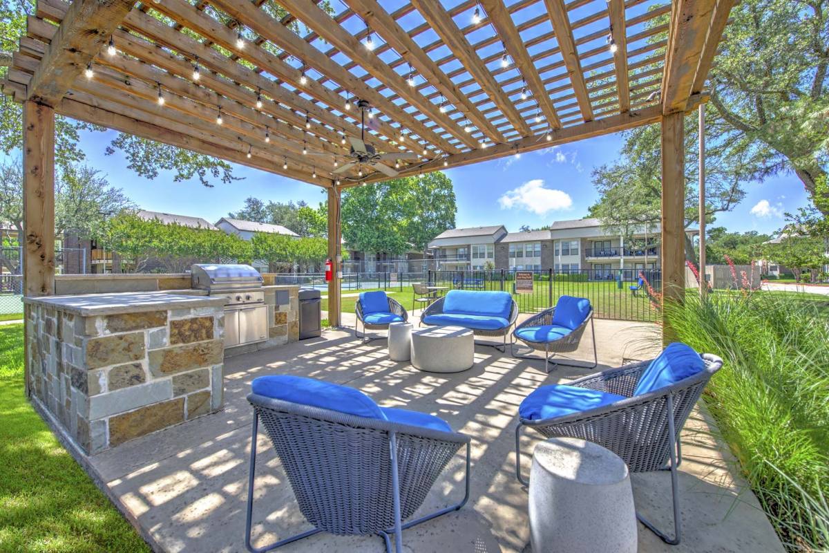Apartment for rent at Bent Tree Trails, 16300 Ledgemont Lane, Addison, TX 75001
