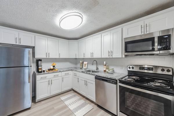 Townhouse for rent at Eagle Rock at Manchester, 44 Croteau Court, Manchester, NH 03104