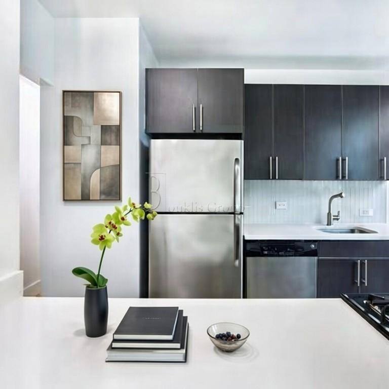 Apartment for rent at 246 Pearl St #1210, New York, NY 10038