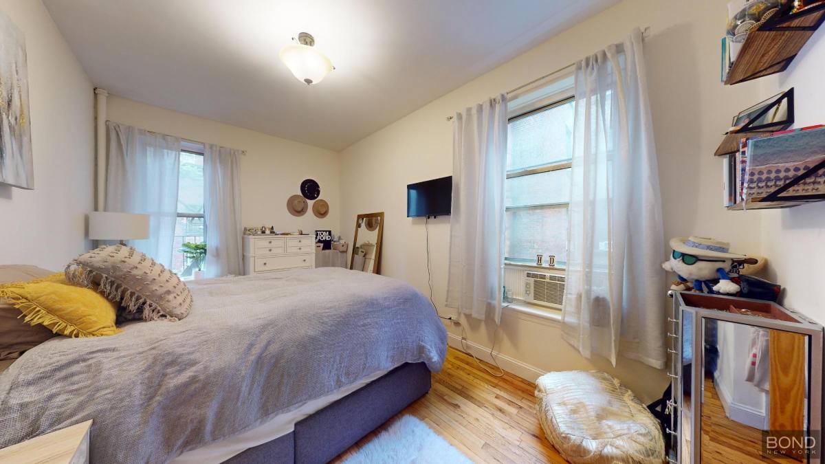 Apartment for rent at 107 W 68th St #3D, New York, NY 10023