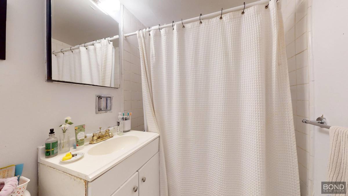Apartment for rent at 1662 First Ave #4N, New York, NY 10028