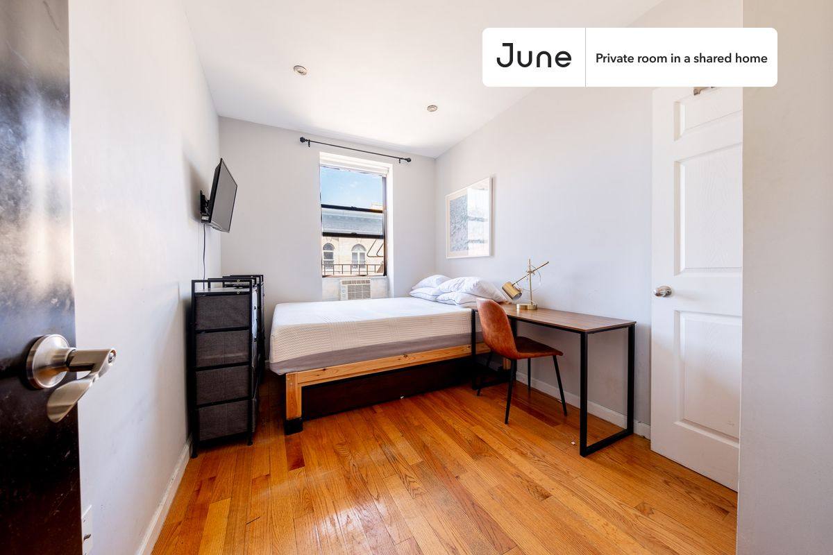 Apartment for rent at 320 Manhattan Ave, New York, NY 10026