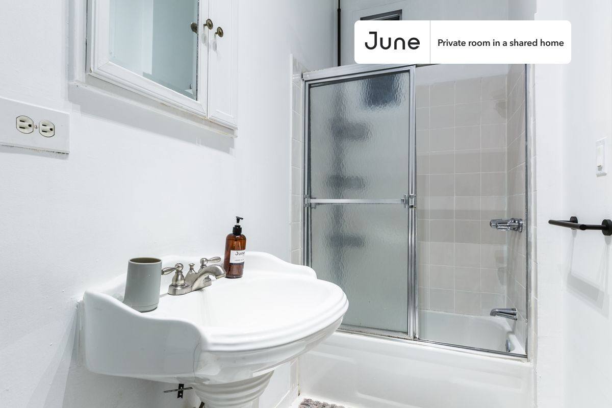 Apartment for rent at 635 Ninth Ave #B, New York, NY 10036