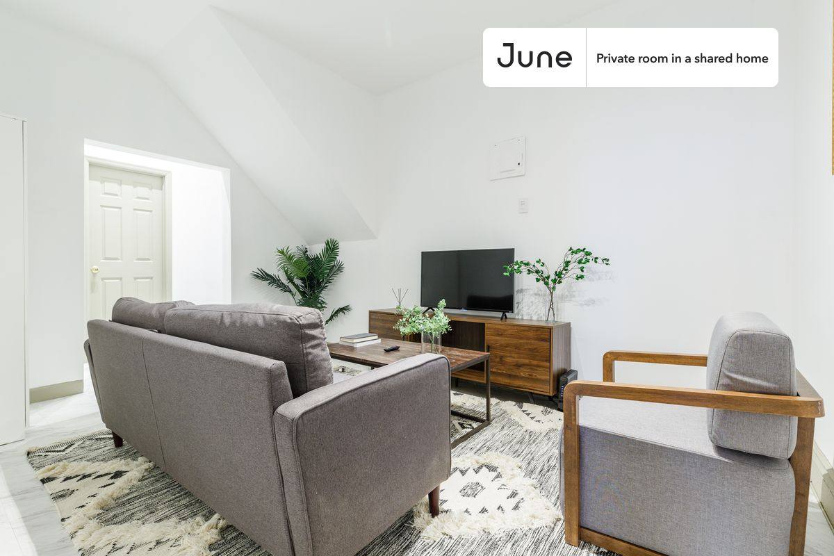 Apartment for rent at 635 Ninth Ave #B, New York, NY 10036
