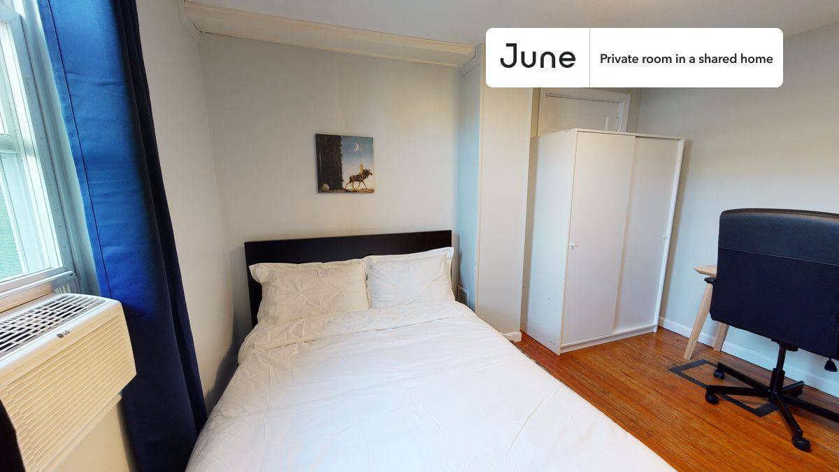 Apartment for rent at 14-18 Bacon St #A, Newton, MA 02458