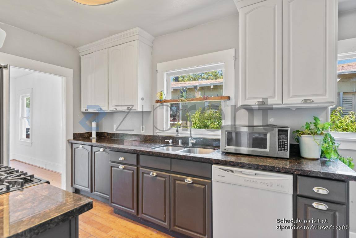 House for rent at 2600 Havenscourt Blvd, Oakland, CA 94605