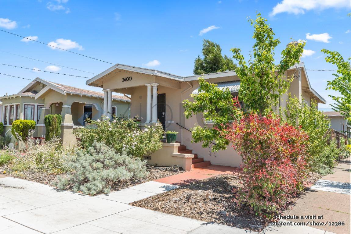 House for rent at 2600 Havenscourt Blvd, Oakland, CA 94605