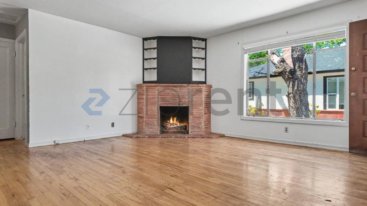 House for rent at 2727 57th St #1, Sacramento, CA 95817