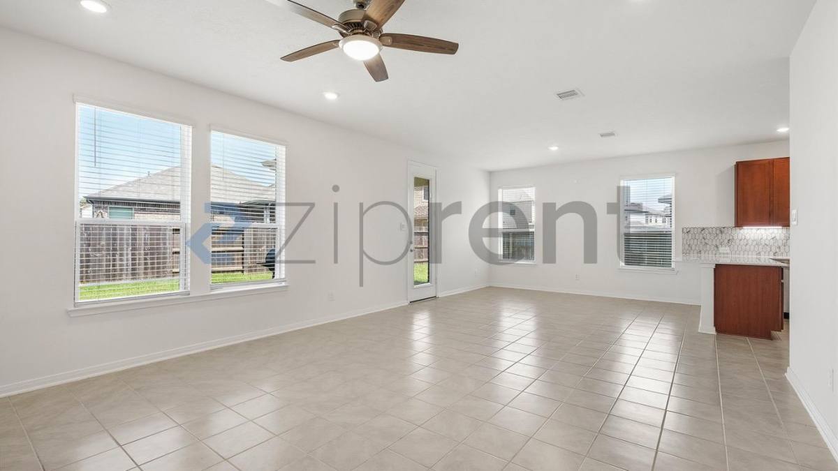 House for rent at 2845 Shimmer Edge Dr, Katy, TX 77493