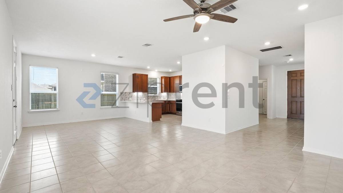 House for rent at 2845 Shimmer Edge Dr, Katy, TX 77493