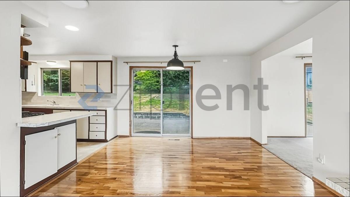 House for rent at 20012 101st Place NE, Bothell, WA 98011