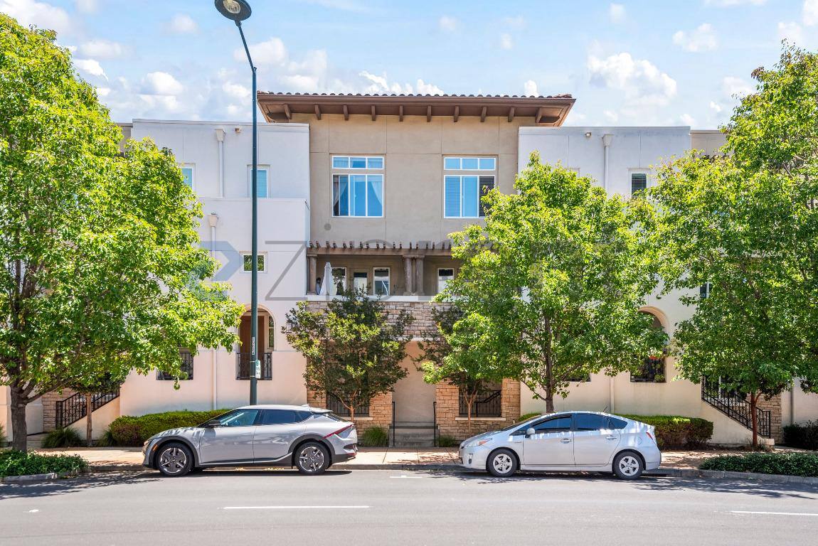 Townhouse for rent at 5279 Iron Horse Parkway, Dublin, CA 94568
