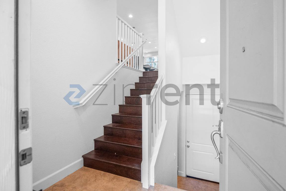 Townhouse for rent at 5279 Iron Horse Parkway, Dublin, CA 94568