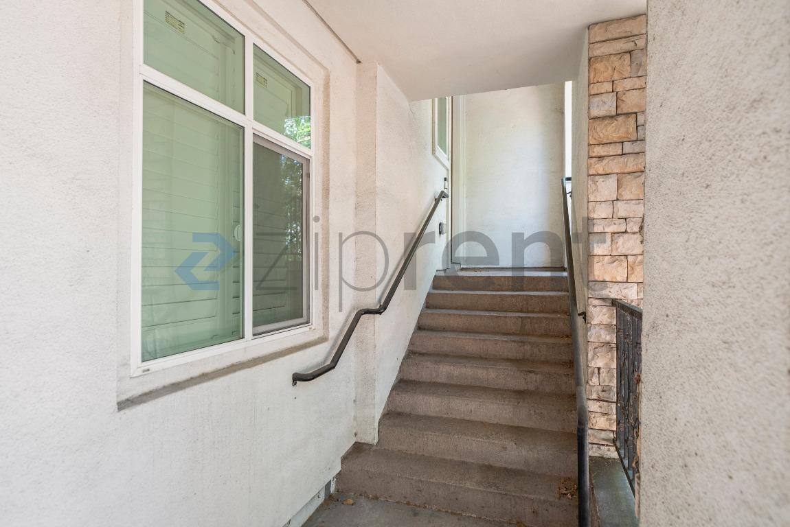 Townhouse for rent at 5279 Iron Horse Parkway, Dublin, CA 94568