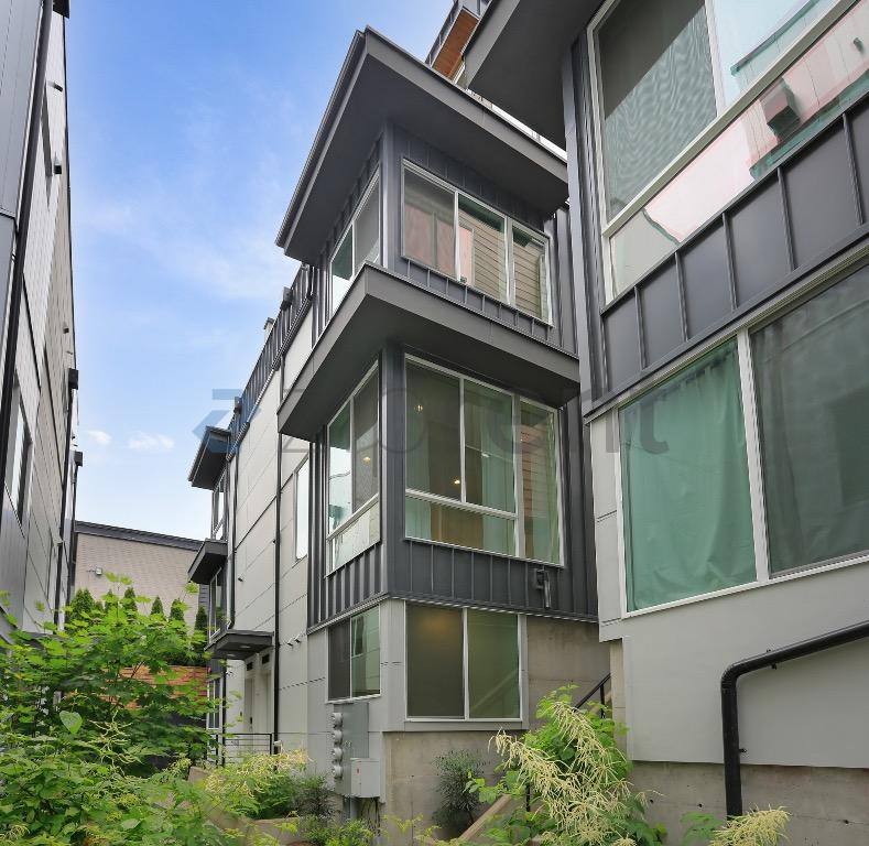 Townhouse for rent at 3416 15th Ave W #B, Seattle, WA 98119