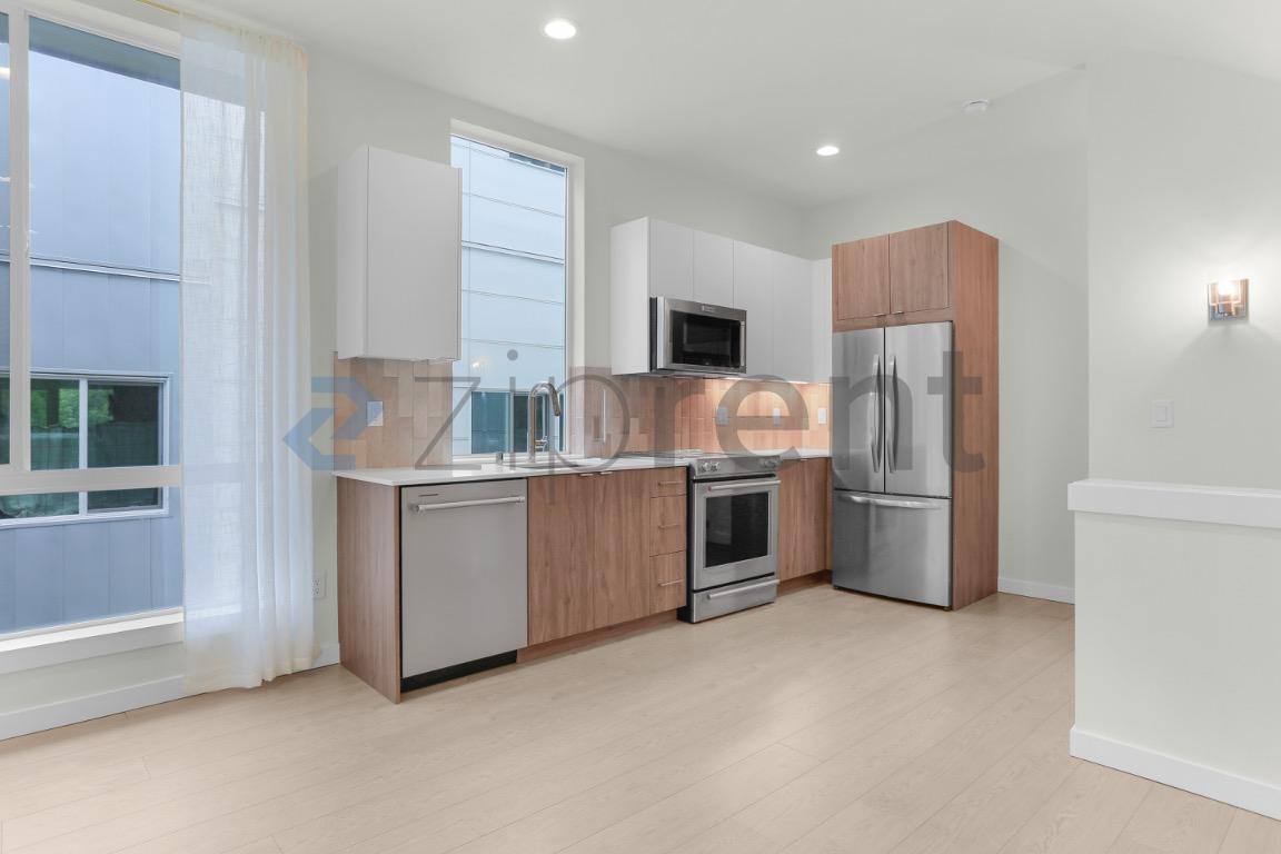 Townhouse for rent at 3416 15th Ave W #B, Seattle, WA 98119