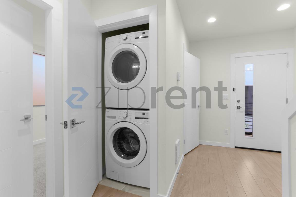 Townhouse for rent at 3416 15th Ave W #B, Seattle, WA 98119