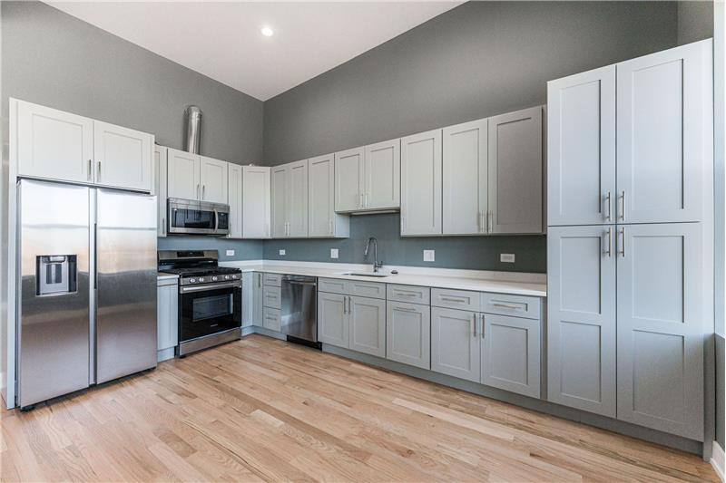Apartment for rent at 2620 N Milwaukee Ave #2R, Chicago, IL 60647