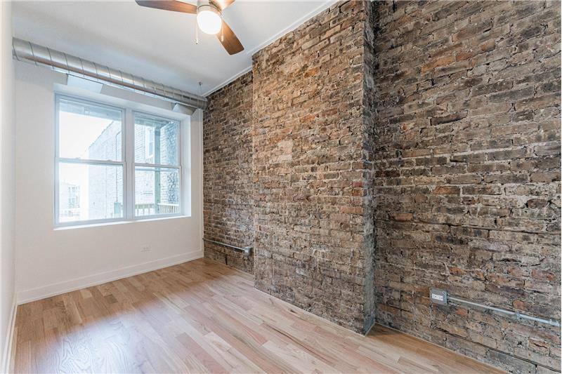 Apartment for rent at 2620 N Milwaukee Ave #2R, Chicago, IL 60647