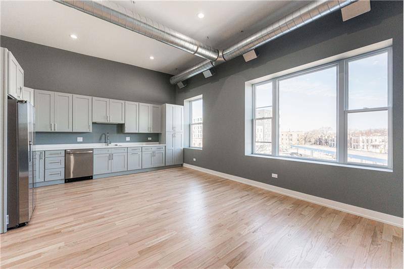 Apartment for rent at 2620 N Milwaukee Ave #2R, Chicago, IL 60647