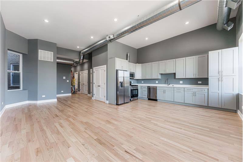 Apartment for rent at 2620 N Milwaukee Ave #2R, Chicago, IL 60647