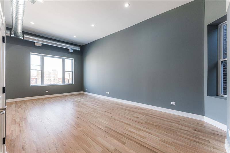 Apartment for rent at 2620 N Milwaukee Ave #2R, Chicago, IL 60647