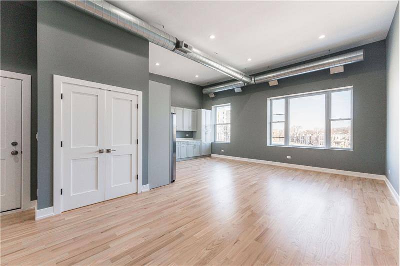 Apartment for rent at 2620 N Milwaukee Ave #2R, Chicago, IL 60647