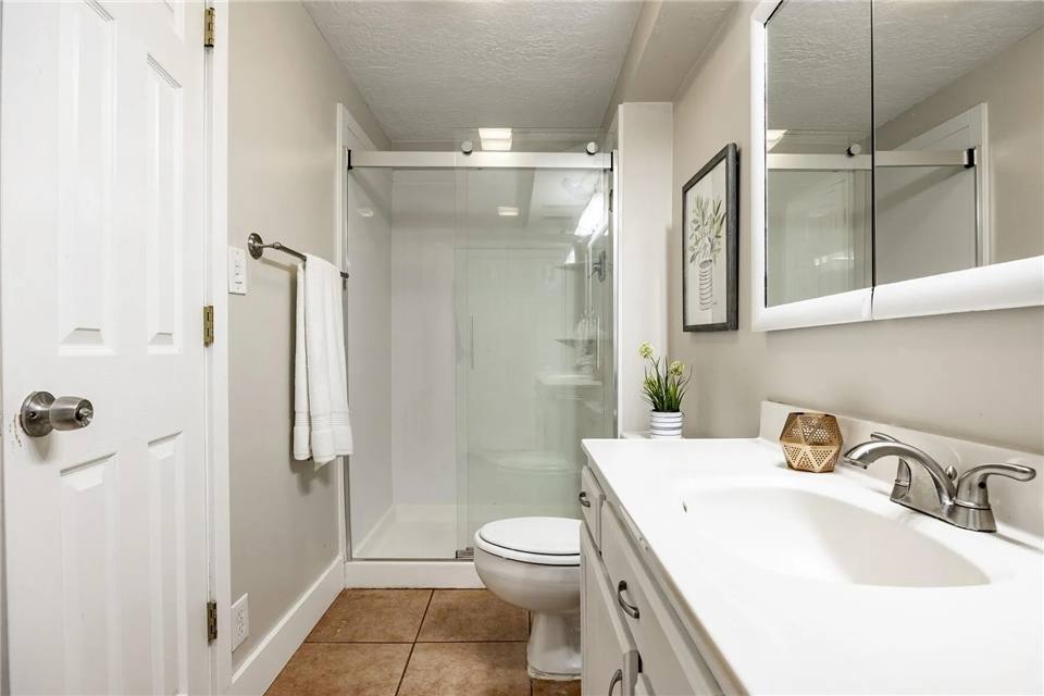 Apartment for rent at 1277 E Alta Heights Dr, Sandy, UT 84094