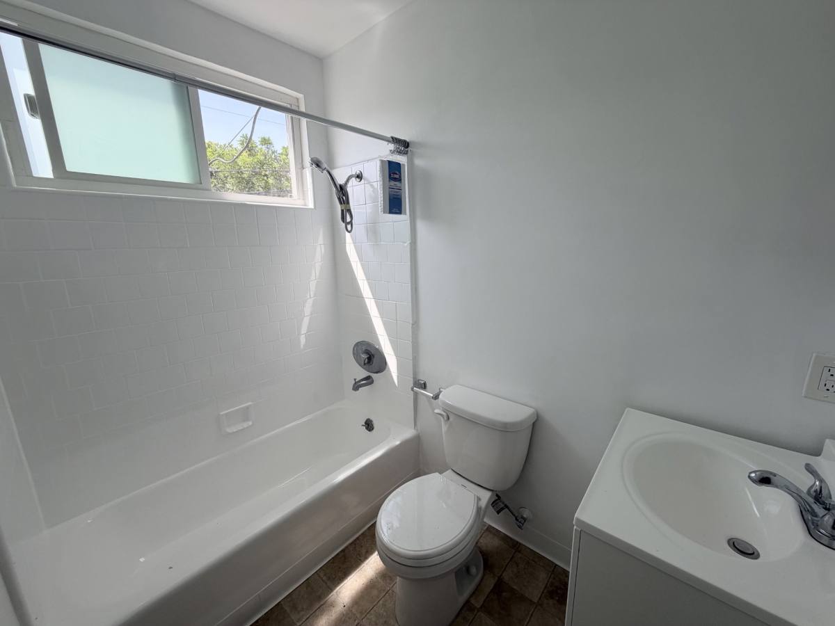 Apartment for rent at 1800 Kelton Ave Ca #7, Los Angeles, CA 90025