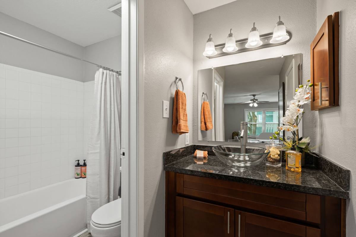 Apartment for rent at Lakeside at Campeche, 3102 Cove View Blvd, Galveston, TX 77554