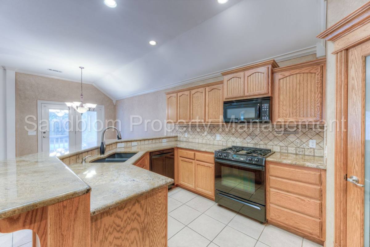 House for rent at 1521 N 20th St, Broken Arrow, OK 74012