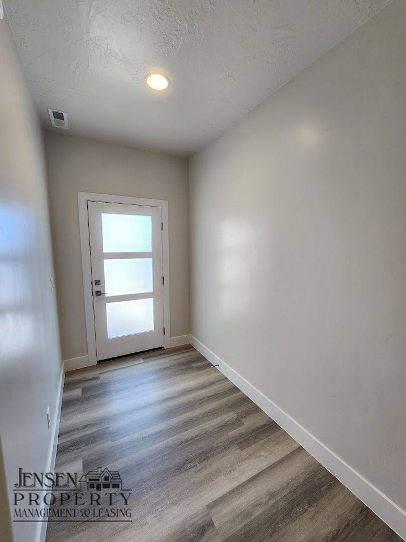 Townhouse for rent at 683 E Eureka Alley, Washington, UT 84780