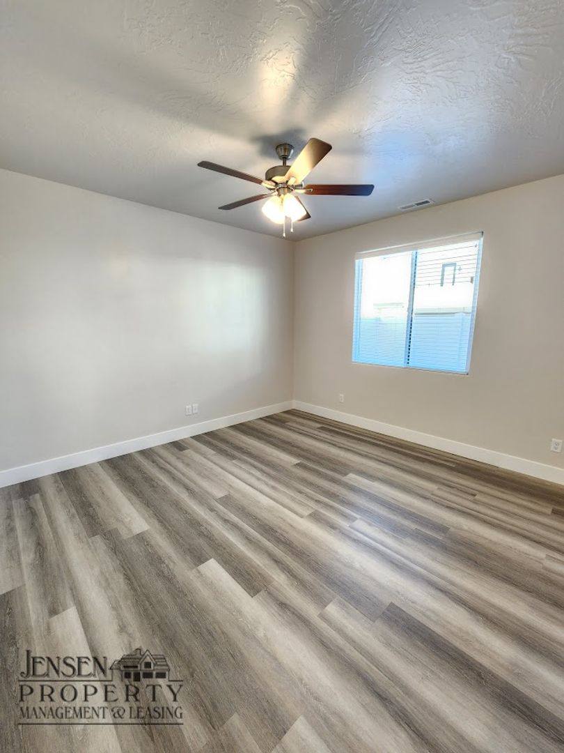 Townhouse for rent at 683 E Eureka Alley, Washington, UT 84780