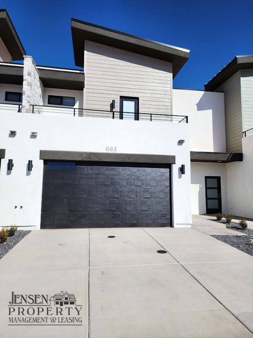 Townhouse for rent at 683 E Eureka Alley, Washington, UT 84780
