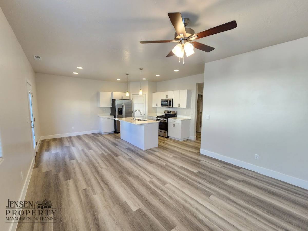Townhouse for rent at 683 E Eureka Alley, Washington, UT 84780
