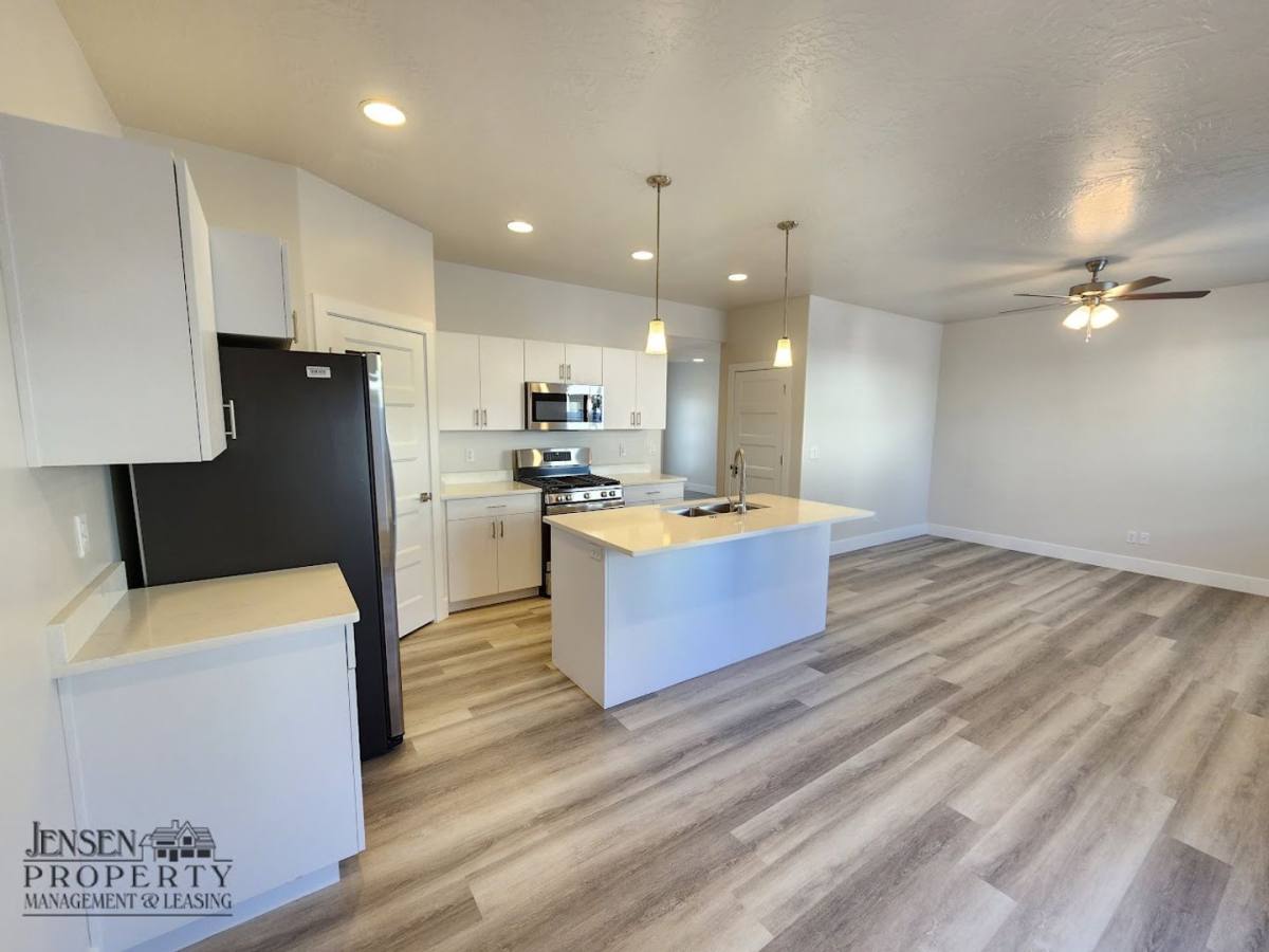 Townhouse for rent at 683 E Eureka Alley, Washington, UT 84780