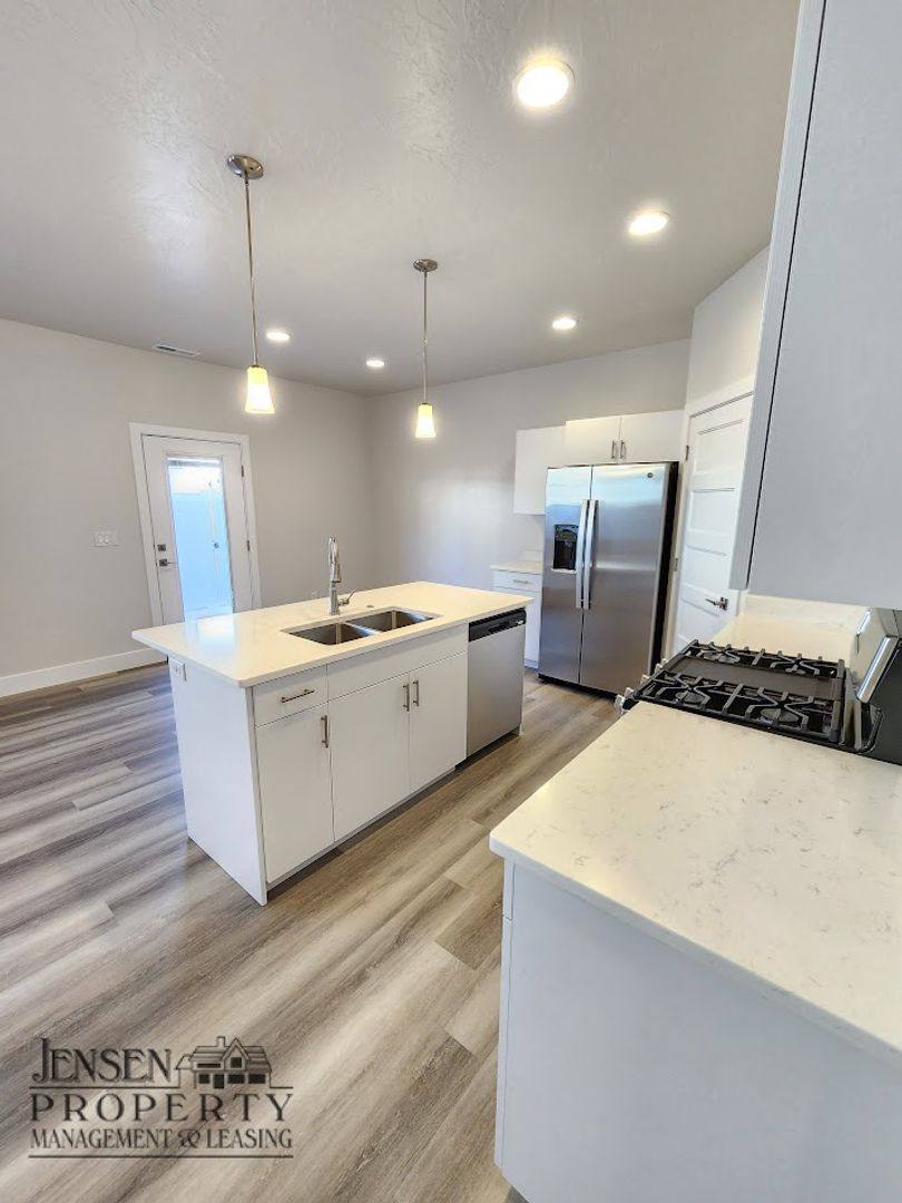 Townhouse for rent at 683 E Eureka Alley, Washington, UT 84780