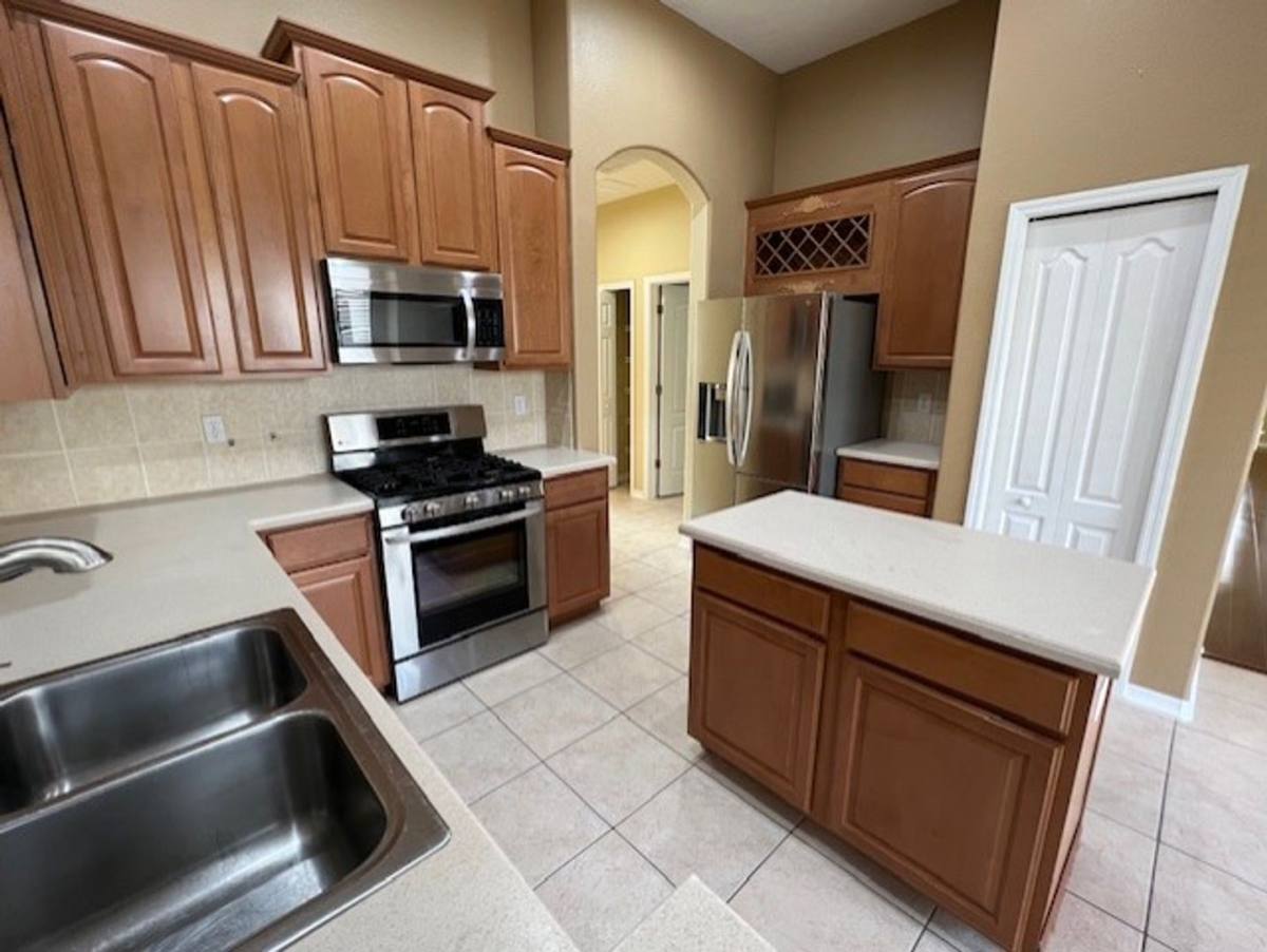 House for rent at 1046 Napolean Way, Wesley Chapel, FL 33544