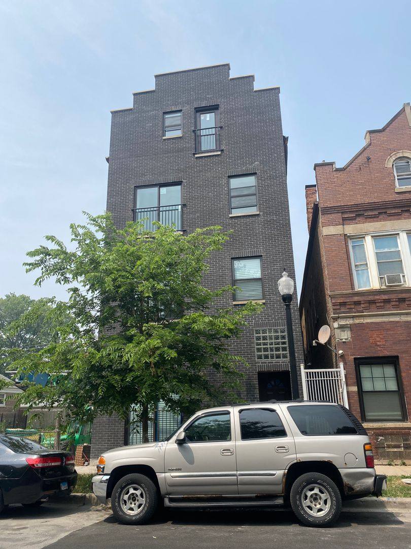 Apartment for rent at 3404 S Morgan St, Chicago, IL 60608