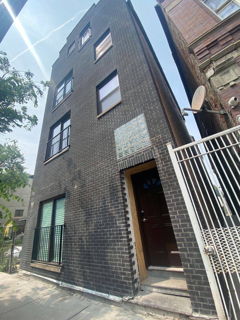 Apartment for rent at 3404 S Morgan St, Chicago, IL 60608