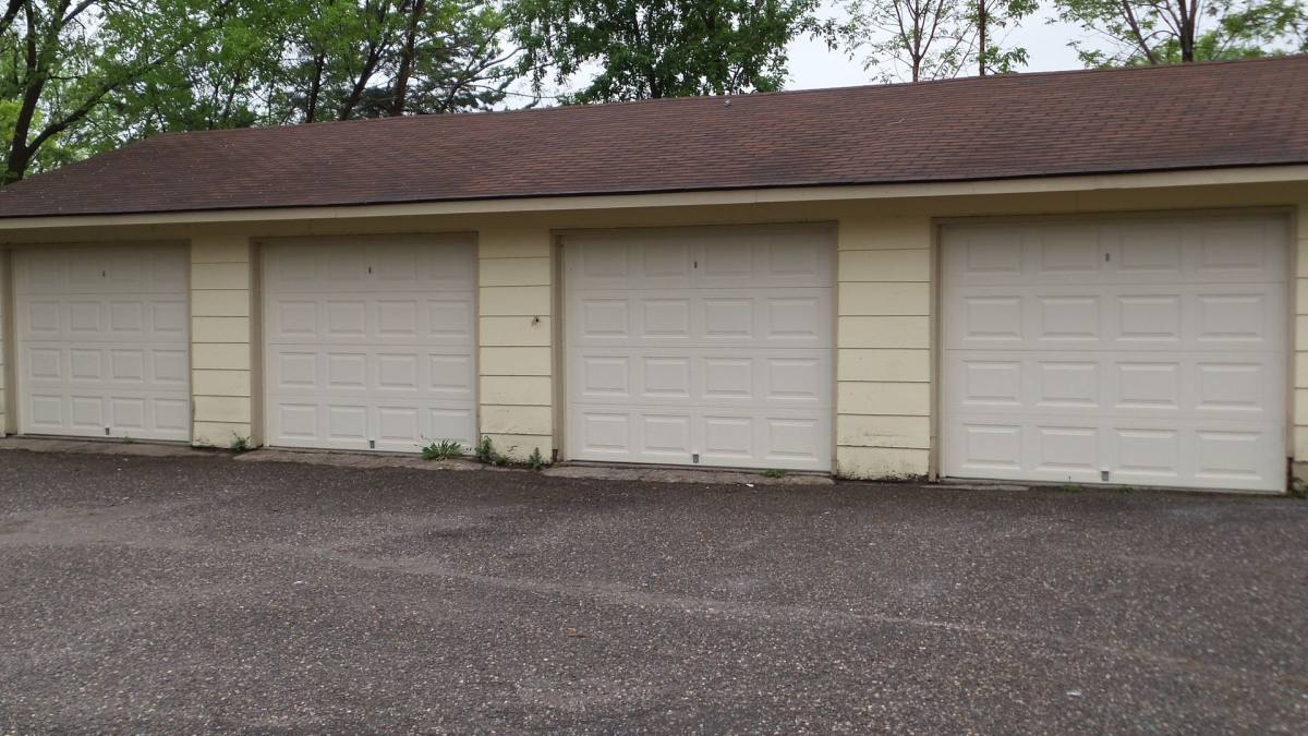 Apartment for rent at 7617 69th Ave N, Minneapolis, MN 55428
