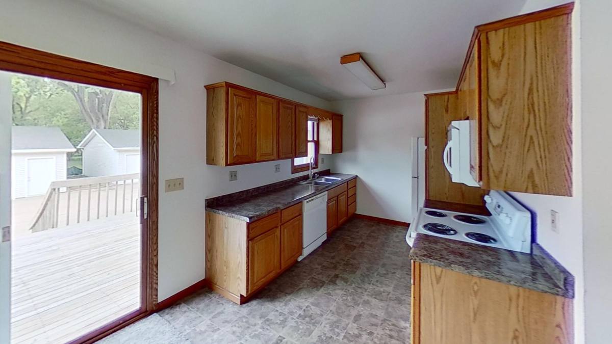 Townhouse for rent at 2316 51st St, Des Moines, IA 50310
