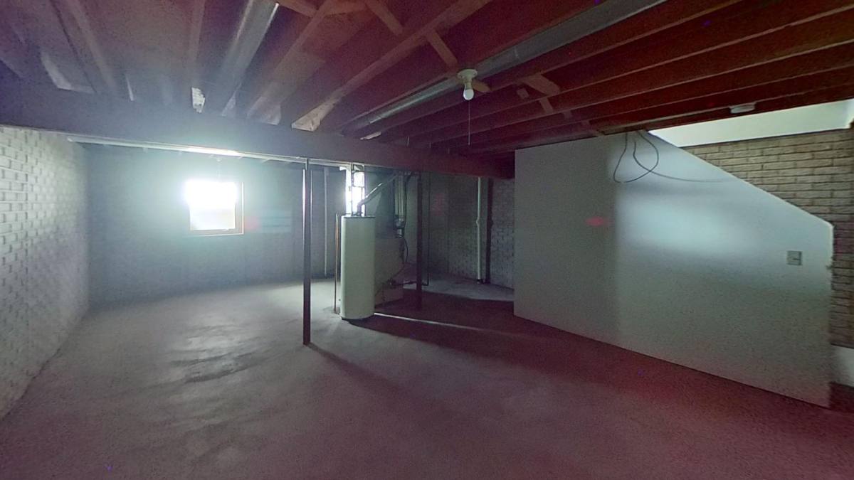 Townhouse for rent at 2316 51st St, Des Moines, IA 50310