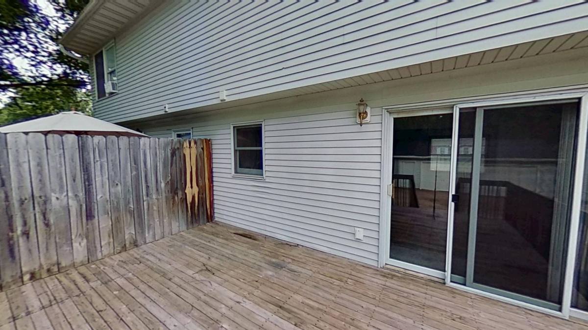 Townhouse for rent at 2316 51st St, Des Moines, IA 50310