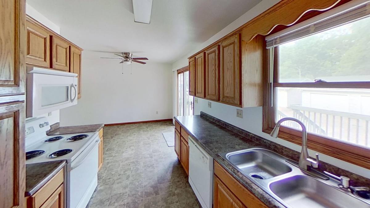Townhouse for rent at 2316 51st St, Des Moines, IA 50310