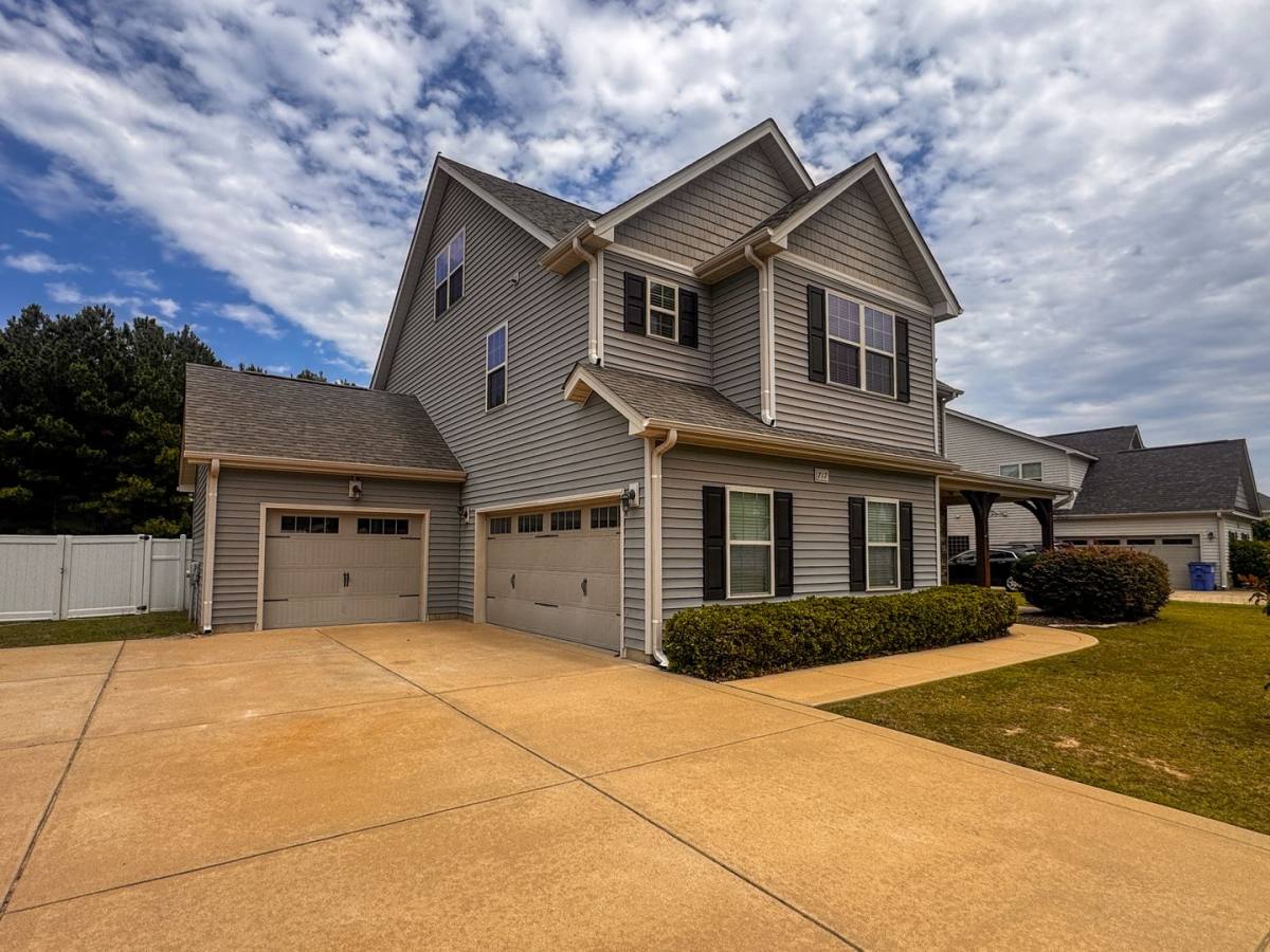 House for rent at 717 St Johns Loop, Raeford, NC 28376