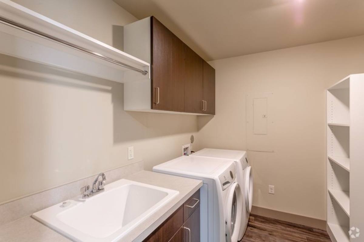 Apartment for rent at 315 E Coeur D'alene Lake Dr, Coeur D Alene, ID 83814